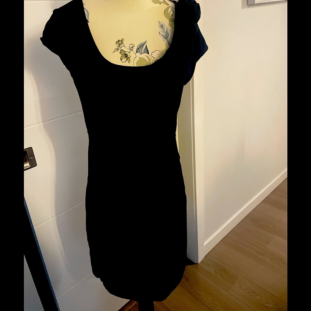 Grace Dresses -size small floral around scoop neck